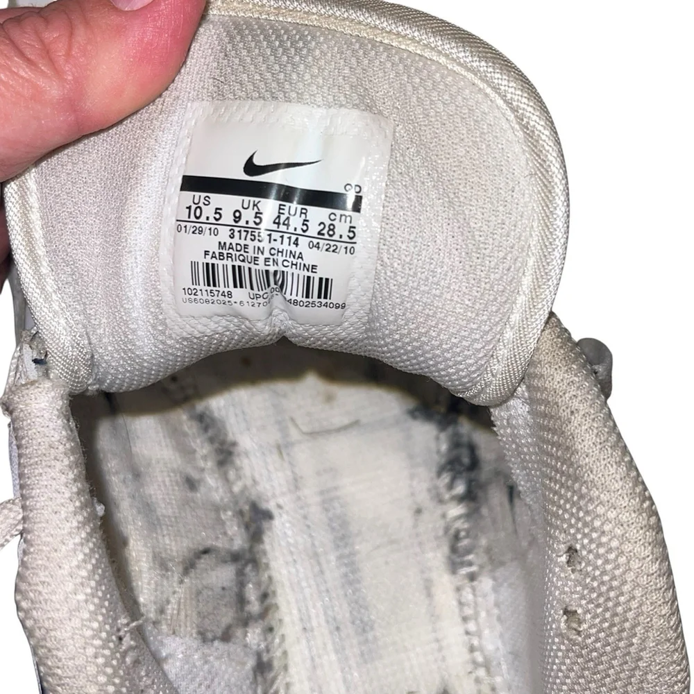 Retro Vtg Nike AirMax 2010 Mens Size 10.5 White Grey Silver Blue Gymcore READ